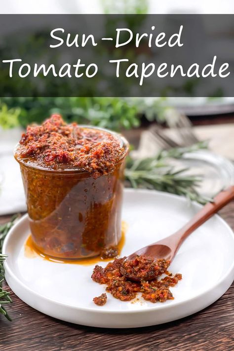 Sun-Dried Tomato Tapenade Tomato Dip Recipes, Tomato Tapenade, Tomatoes Sauce, Tapenade Recipe, Italian Feast, Sun Dried Tomato Sauce, Bruschetta Toppings, Flan Recipe, Sundried Tomato