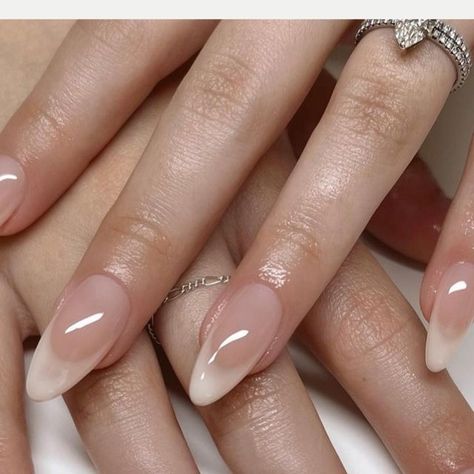 The Zoe Report on Instagram: "The French manicure is currently in its 2.0 era. From naked tips to hourglass nails, tap the link in our bio for 11 fresh French manicure ideas to bring to your next salon appointment. ⁠ ⁠ 📷: @nailslpc.xo" Elegant Gel X Nails, Muted French Tip Nails, Milky French Manicure, Elegantes Makeup, Casual Nails, Classy Acrylic Nails, Pretty Gel Nails, Soft Nails, Nagel Inspo