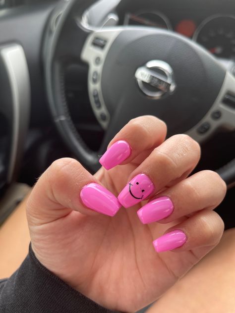 Pink Happy Face Nails, Nails Inspiration Hot Pink, Pink Smiley Face Nails, Hot Pink Summer Nails, Bubblegum Nails, Hot Pink Toes, Smiley Face Nails, Hot Pink Nail, Pink Nail Inspo