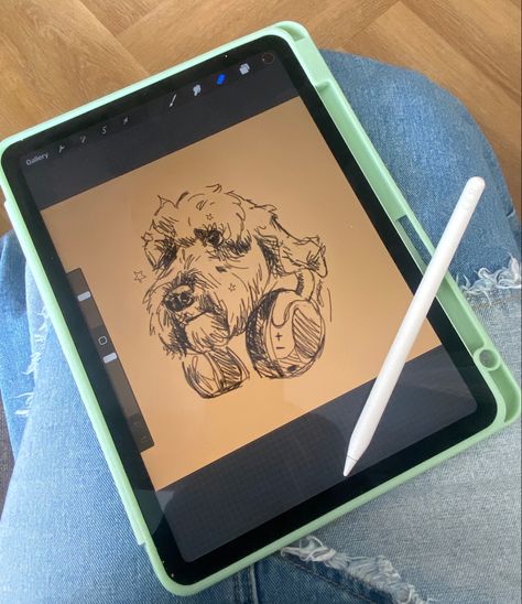 Aesthetic ipad drawing 😍 Digital Drawing Tablet Aesthetic, Art Tablet Aesthetic, Ipad Photos Aesthetic, Ipad Drawing Setup, Ipad For Drawing, Sketch Ipad Drawings, Ipad Procreate Aesthetic, I Pad Pro Aesthetic, Drawing Ipad Aesthetic