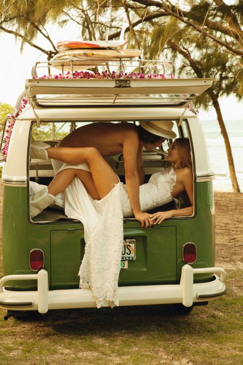 That Inspirational Girl Vw Camper Van, Hippie Party, Tori Praver, Combi Volkswagen, Hippie Wedding, Vw Vintage, Hippie Van, Vw Porsche, Hippie Love