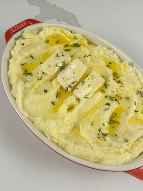 Brie Cheese Mashed Potatoes — ConVino Board Brie Mashed Potatoes, Cheese Mashed Potatoes, Mash Potatoes, Creamed Potatoes, Easy Side Dish, Potato Sides, Brie Cheese, Potato Side Dishes, Top Chef