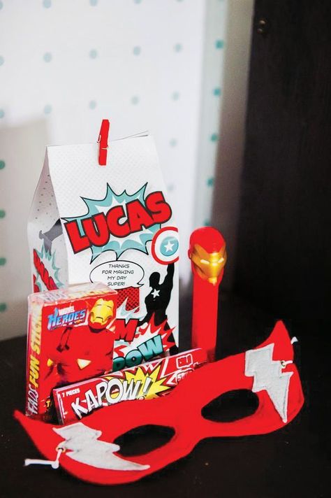 Comic Book Cake, Superhero Birthday Party Food, Superhero Birthday Party Favors, Deadpool Party, Superhero Birthday Party Decorations, Superhero Favors, Heroes Party, Super Hero Birthday Party, Hero Birthday Party