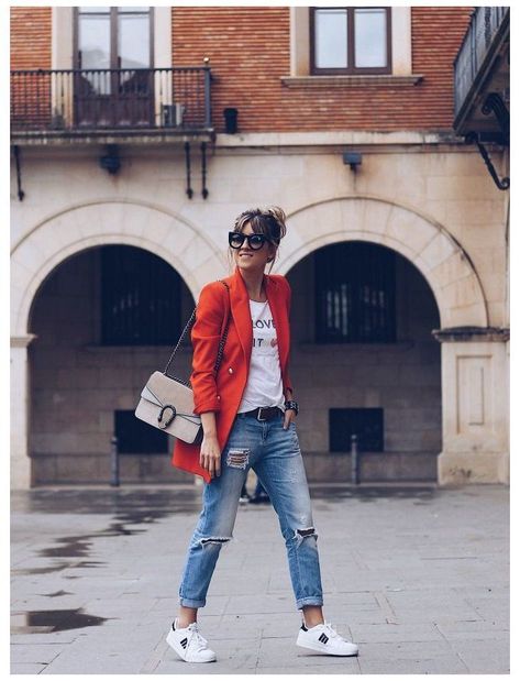 204da255aea2cd4a75ace6018fad6b4ddesc52025377ri Orange Blazer Outfits, Red Jacket Outfit, Red Blazer Outfit, Blazer Outfits Casual, Looks Jeans, Orange Blazer, Zara Outfit, Blazer Outfit, Style Rock