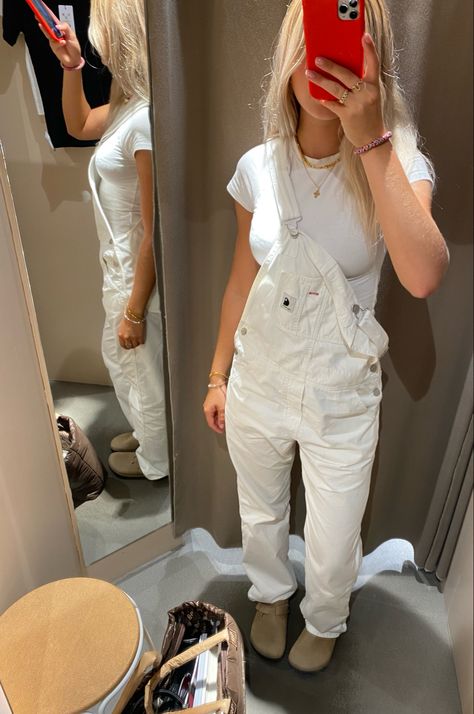 Outfit Salopette, Carhartt Overalls Outfit, Dungaree Outfit, Overalls Outfit, Quoi Porter, Causual Outfits, Stockholm Fashion, Streetwear Fashion Women, Winter Fits