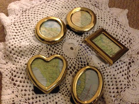 Mini picture frames! Table decor!! Tiny Picture Frames, Circle Picture Frame, Picture Frames Table, Mini Picture Frames, Mini Project, Frame Ideas, Round Frame, Travel Wedding, Pretty House