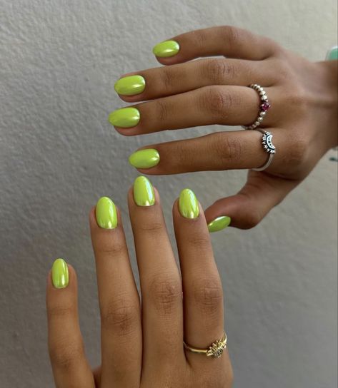 Bright Green Nails Ideas, Brat Green Nails, Neon Green Chrome Nails, Lime Green Chrome Nails, Green Lime Nails, Lime Green Nails Design, Chrome Green Nails, Nails Lime Green, Green Summer Nails