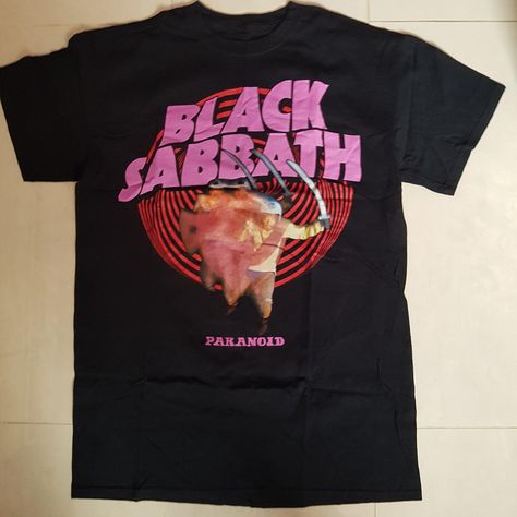 Black Sabbath Shirt, Motorcycle Outfit, Black Sabbath, Grunge Y2k, Paramore, Vintage Band, Rock Band, Vintage Tees, Tops & Tees