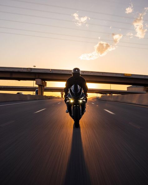 Perfect shot taken by ~ true.visionphotography on IG . #Yamaha #R6 #Superbike #Bikes #Mankindmachinez #Motorcycle #Wallaper Yamaha R6 Wallpapers, Motorcycle Photo Shoot, R6 Wallpaper, Movement Photography, Biker Photography, Yamaha Nmax, Gopro Photography, Motorcycle Aesthetic, Motorcycle Photography