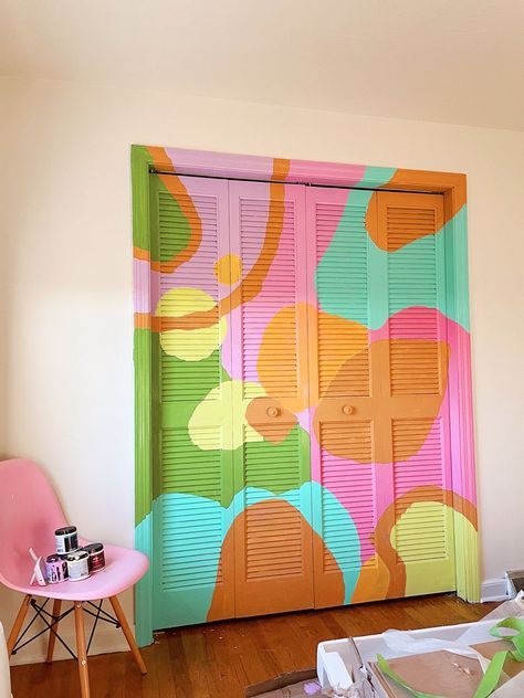 Maximalist Interior Paint, Funky Door Paint Ideas, Bed And Wall Gap Filler, Paint Around Mirror, Colorful Painting Interior, Abstract Room Design, Maximalism Wall Paint, Matte And Glossy Wall Paint, Funky Door Design