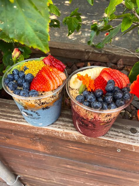 Hawaii Life Aesthetic Food, Hawaii Poke Bowl Aesthetic, Maui Hawaii Food, Hawaii Mood Board, Hawaii Aesthetic Food, Surfer Food, Kauai Hawaii Food, Hawaii Poke Bowl, Acai Bowls Hawaii