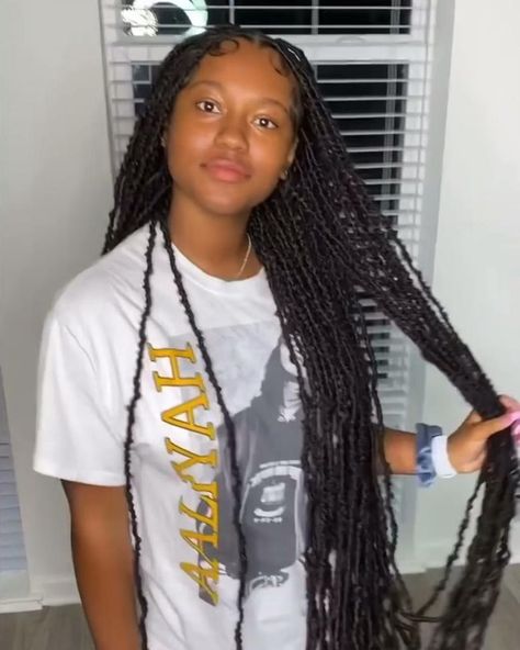 Braiding Locs, Long Butterfly Locs, Long Faux Locs, Girl Braided Hairstyles, Soft Locs, Butterfly Locs, Big Box Braids Hairstyles, Beautiful Black Hair, Feed In Braids Hairstyles