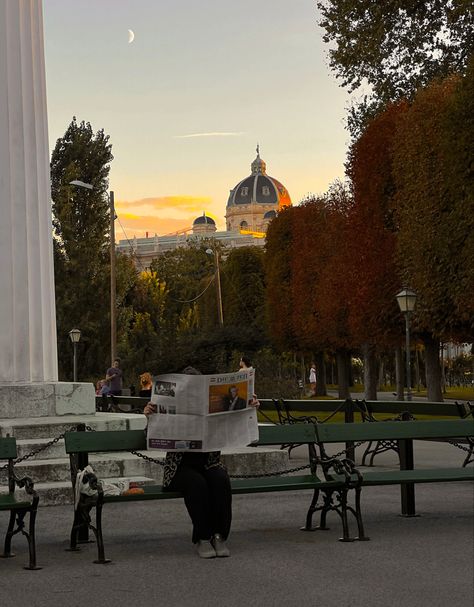 Autumn In Vienna, Living In Vienna Aesthetic, Vienna Apartment Aesthetic, Vienna Cafe Aesthetic, Vienna Travel Aesthetic, Vienna Pictures, Vienna Autumn, Europe In Fall, Wien Aesthetic