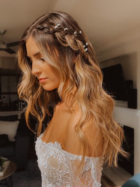 Bride Hair Down, Bridemaids Hairstyles, Cute Prom Hairstyles, Charity Gala, Simple Prom Hair, Hoco Hairstyles, Prom Hairstyles For Long Hair, Homecoming Hair Down, Wedding Hair Inspiration