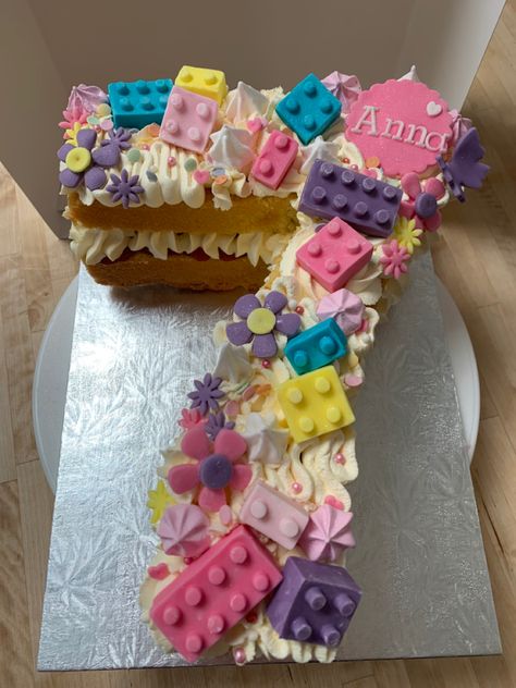 Girly Lego Birthday Party, Lego Themed Birthday Party Girl, Princess Lego Birthday Party, Lego Friends Birthday Party Cake, Lego Cake For Girls Cute Ideas, Lego Birthday Party Girl, Lego Birthday Cake Girl, Lego Friends Birthday Cake, Girl Lego Birthday Party