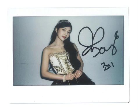 [ 210322 #JOY polaroid from QQ Music ] Joy Polaroid, Red Velvet Polaroid, Feel My Rhythm, Park Joy, Irene Seulgi, Joy Red Velvet, Red Velvet Joy, Girl Cakes, Latest Pics