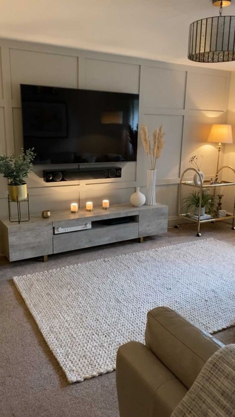 Cosy Apartment Decor, Neutral Colors Living Room Decor, Living Room Ideas Grey Carpet, Carpet On Carpet Living Room, Living Room Inspo Grey, Small Living Room Grey, Small Living Room Ideas Grey, Tv Room Design Cozy, Grey Tones Living Room