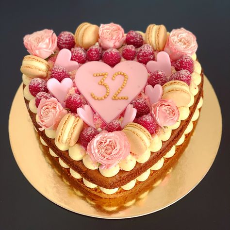 Naked Heart Cake, Cream Tart Cake Number, Hen Party Cakes, Decorating Food, 6th Birthday Cakes, Golden Cake, Cream Tart, Baking Business, Engagement Cakes