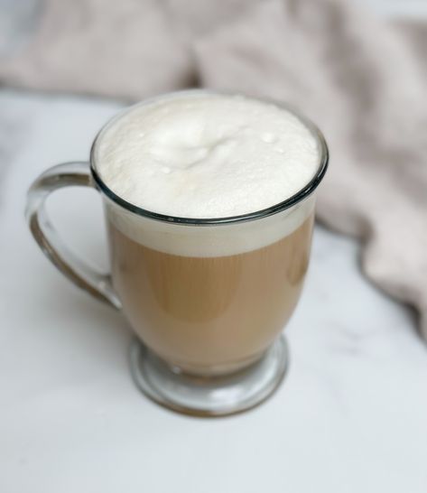 Italian Sweet Crème Coffee Creamer Peachie Spoon, Clean Drinks, Salted Caramel Recipes, Irish Cream Coffee, Clean Drink, Coffee Creamers, Coffee Creamer Recipe, Creamer Recipe, Vanilla Recipes