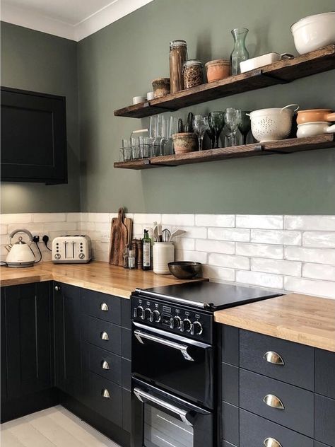 Bedroom Transitional, Black Kitchen Cabinets, Hus Inspiration, Kitchen Room Design, Kitchen Inspiration Design, Black Cabinets, Kitchen Redo, Transitional Decor, Green Kitchen