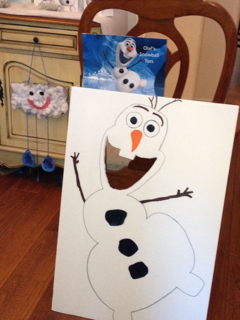 Frozen Olaf snowball toss game Fun Christmas Party Ideas, 4de Verjaardag, Olaf Birthday, Elsa Birthday Party, Frozen Bday Party, Elsa Birthday, Disney Frozen Birthday, Frozen Themed Birthday Party, Disney Birthday Party