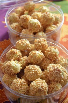 Chinese Dessert Recipe, Resepi Biskut, Chip Recipes, Indonesian Desserts, Peanut Recipes, Snacks Dishes, Chocolate Chip Recipes, Almond Cookies, Homemade Snacks