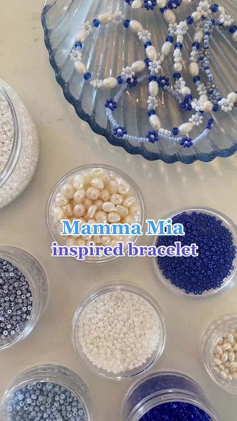 Mamma Mia Beaded Bracelet, Mama Mia Jewelry, Pearl Friendship Bracelet, Mama Mia Bracelet, Mamma Mia Bracelets, Mamma Mia Jewelry, Tiktok Crafts, Musical Outfits, Diy Friendship Bracelets Tutorial