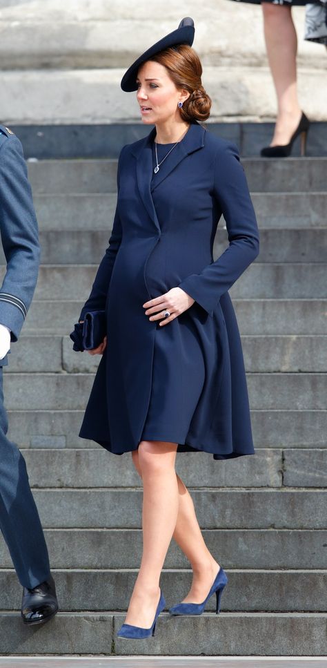 A Look Back at Kate Middleton's Best Maternity Style | Glamour Kate Middleton Pregnant Outfits, Kate Middleton Maternity Style, Kate Middleton Style Dresses, Pregnant Dresses, Maternity Looks, Kate Middleton Pregnant, Kate Middleton Hats, Kate Middleton Style Outfits, Celebrity Maternity Style