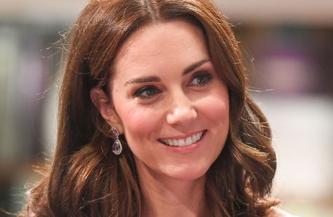 Kate Middleton Model, Kate Middleton Pregnant, Kate Middleton Queen, Royal Monarchy, Middleton Dolls, House Of Windsor, Home Birth, Duchess Catherine, The Royal Family