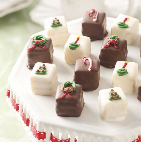 Gifts l Chesapeake Bay Crab Cakes & More Christmas Petit Fours Recipe, Holiday Petit Fours, Christmas Petit Fours, Petit Fours Recipe, Lobster Cake, Penguin Cookies, Gourmet Christmas, Mini Crab Cakes, Food Baskets