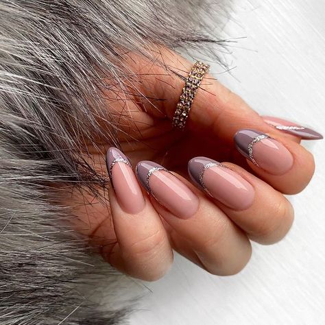 50+ Winter Nails To Try Out This Season! - Prada & Pearls Winter Nails Gel, Winter Nails Acrylic, Sweater Nails, Almond Nails Designs, Almond Nail, Winter Nail Designs, Winter Nail, Oval Nails, Chic Nails