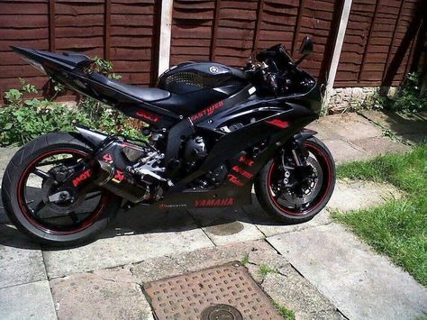 .. Yamaha R6 Black, R6 Motorcycle, Gt Bikes, Motor Balap, Yamaha Bikes, Baby Bike, Motorbike Girl, Pretty Bike, Yamaha R6