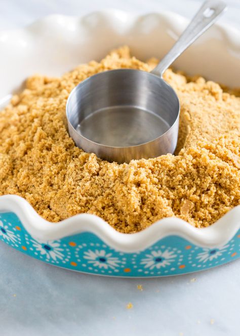 How to Make a Crumb Crust | The Pioneer Woman Easy Bread Crumbs, Quiche Pie Crust, Cookie Crumb Crust, Crumb Crust, Crumb Recipe, Graham Cracker Recipes, Vegetarian Cookies, Chocolate Wafer Cookies, Graham Cracker Crust Pie