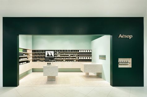 Image of Aesop Japan Stores by Torafu Architects Aesop Shop, Aesop Store, Interior Minimalista, Cosmetic Shop, Green Interiors, Shop Interiors, Display Design, Retail Space, Corporate Design