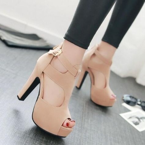 Sandel Design Heels, Hak Tinggi, High Heels Classy, Buckles Fashion, Heels Classy, Womens Stilettos, Platform High Heels, Buckle Sandals, Fashion Sandals