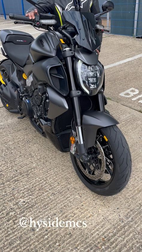 Diavel V4 with a nice new colour wrap and some Blacked powder coated parts.. yellow is a nice little nod to the Black and Steel 1260s… | Instagram Ducati Diavel V4, Diavel V4, Ducati Diavel, Powder Coating, Ducati, Powder Coated, The Black, New Color, Motorcycles