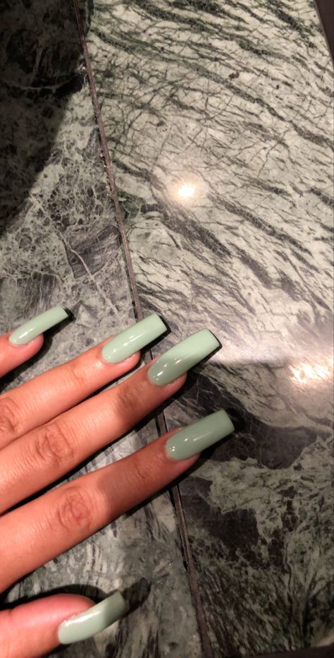 One Color Acrylic Nails, Long Nails Green, Green Nails Square, Green Long Nails, Nail Inspo Green, Acrylic Nails Ideas, One Color Nails, Simple Acrylic Nails, Nagel Inspo