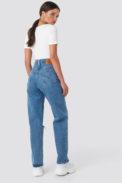 Ribcage Straight Ankle Blue | na-kd.com Straight Leg Jeans Levis, Levis Straight Leg Jeans Outfit, Casual Wedding Suit, Dressy Casual Women, Levi Mom Jeans, Levis Mom Jeans, Casual Maternity Outfits, Straight Leg Jeans Outfits, Highwaist Jeans