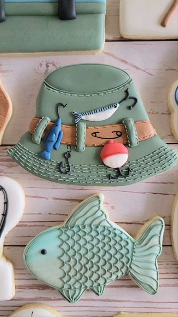 Gone Fishing Cookies, Fishing Cookies Royal Icing, Fishing Cookies Decorated, Fish Cookies Decorated, Fishing Party Food, Nature Cookies, Fishing Cookies, Fish Cookie, Camping Cookies