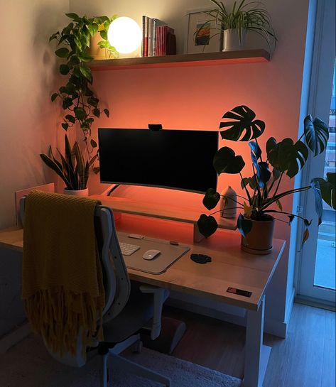 dream desk setup. the plants and lighting are perfect. Cozy Desk, Cozy Home Office, Office Room Decor, On A Rainy Day, Apartment Decor Inspiration, Aesthetic Home, Home Office Setup, Room Makeover Bedroom, Room Setup