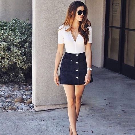 Navy Skirt Outfit, Creative Outfit Ideas, Womens Skirt Outfits, Bodysuit And Skirt, Miniskirt Outfits, Outfits Verano, Skirt Outfit, Jeans Rock, Casual Skirt