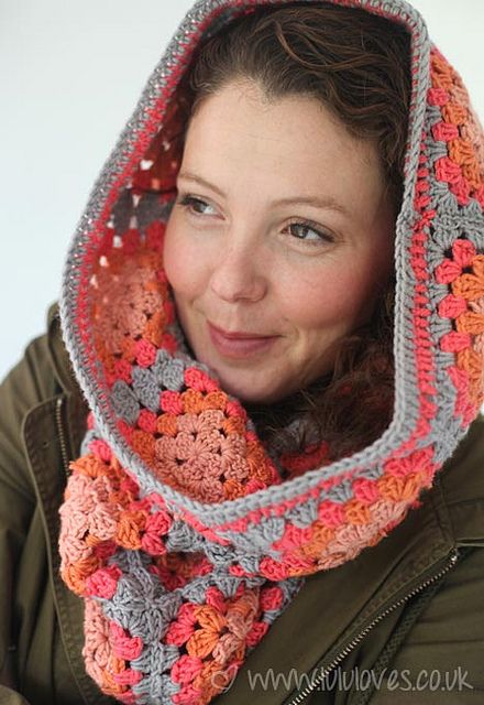 Crochet Granny Square Snood-scarf by Emma@Lululoves, via Flickr Helpful Pictures, Granny Square Scarf, Snood Scarf, Crochet Granny Square, Scarf Knitting Patterns, Scarf Crochet Pattern, Crochet Cowl, Colour Combination, Granny Squares