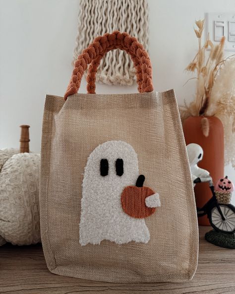 HEY BOO 👻 our boo shop is now live on our website! link in our bio 🧡✨🖤 . dm us with any inquiries you may have! Homemade Trick Or Treat Bags, Fall Goodie Bags For Kids, Diy Halloween Bags Trick Or Treat, Craft Show Items That Sell, Homemade Halloween Gifts, Tote Bag Painting Ideas Halloween, Halloween Bags For Kids Trick Or Treat, Halloween Bag Ideas, Halloween Baskets For Kids