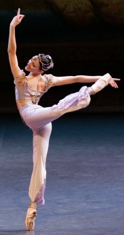 Arabian Dance, Jordan Matter, Ballet Images, Dance Pose, Ballet Beauty, Ballet Inspiration, Ballet Photos, Classical Ballet, Dance Movement