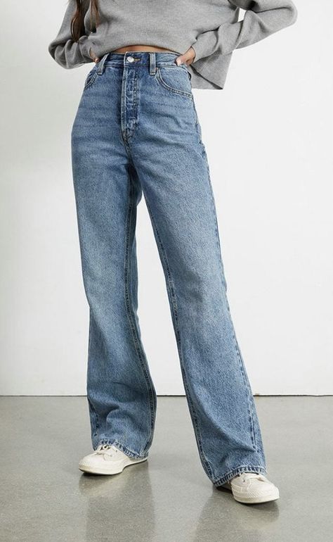 Straight Blue Jeans Outfit, Blue Straight Jeans Outfit, Medium Wash Jeans Outfit, Blue Mom Jeans Outfit, Bootcut Jeans Outfit Casual, Loose Fit Jeans Outfit, Mid Rise Jeans Outfit, Loose Jeans Outfit, High Waisted Bootcut Jeans