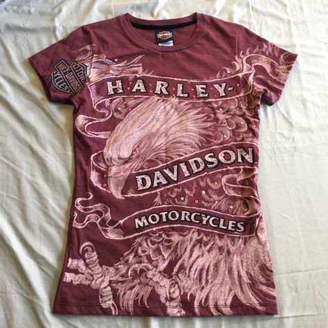 Harley Davidson Maroon T-Shirt W/ Rhinestones Nwot Only Tried On. Soft Affliction, Harley Davidson Fashion, Harley Davidson Shirts, Country Jeans, Red Clothes, Maroon T Shirt, Harley Davidson Clothing, Pink Shirts, 2000s Clothes