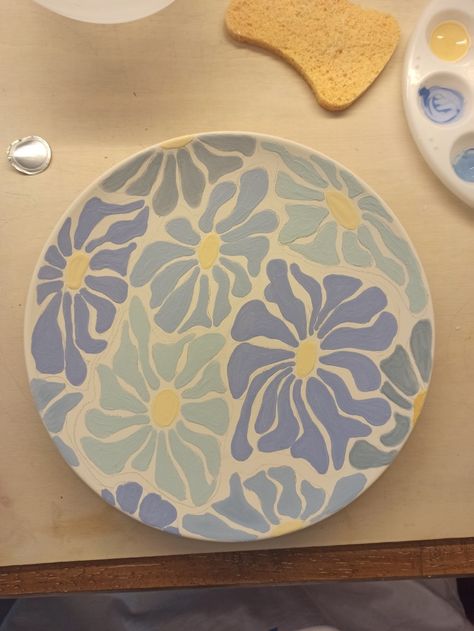 Love it! Green Pottery Painting Ideas, Beach Pottery Painting, Clay Bowl Painting, Painted Plates Ideas Easy, Pottery Painting Abstract, Pottery Painting Ideas Jewelry Dish, Color Me Mine Plate Ideas, Ceramic Bowl Painting Ideas Simple, Pasta Bowl Pottery Painting