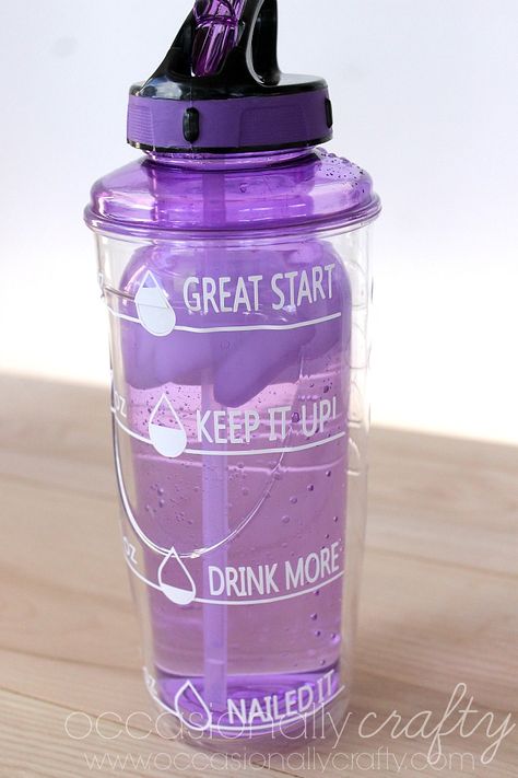 Water Bottle Motivational Tracker (Free Silhouette Cut File) from Occasionally Crafty Water Bottle Svg, Water Bottle Decals Vinyls, Diy Projects For School, Free Silhouette Cut Files, Tracker Free, Silhouette Curio, Motivational Water Bottle, Free Silhouette, Silhouette Free