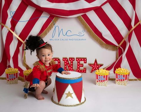 Circus Carnival 1st Birthday, Circus First Birthday, Circus Theme Cakes, Circus 1st Birthdays, Cake Smash Outfit Boy, Boys Cake, Smash Cake Boy, 1st Birthday Cake Smash, Circus Birthday Party