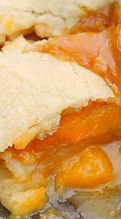 Double Crust Peach Cobbler, Cobbler With Pie Crust, Cobblers Recipes, Peach Filling, Butter Crust, Peach Recipes, Cake Mug, Fruit Cobbler, Peach Desserts